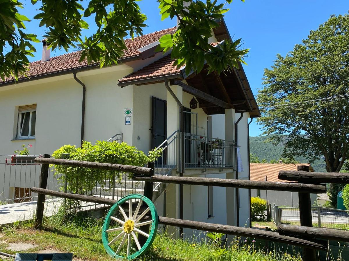 Bed and Breakfast Bb Andre' à Vara Superiore Extérieur photo